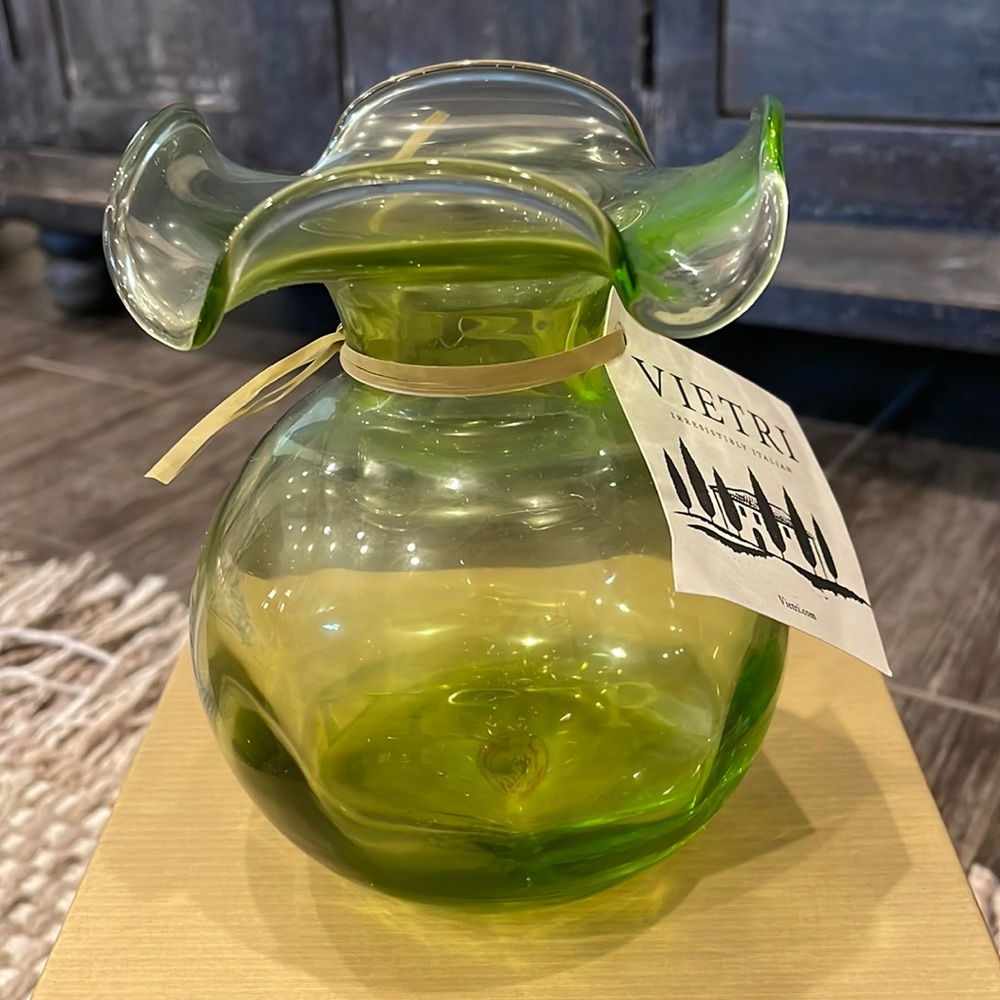 Vietri small hibiscus vase